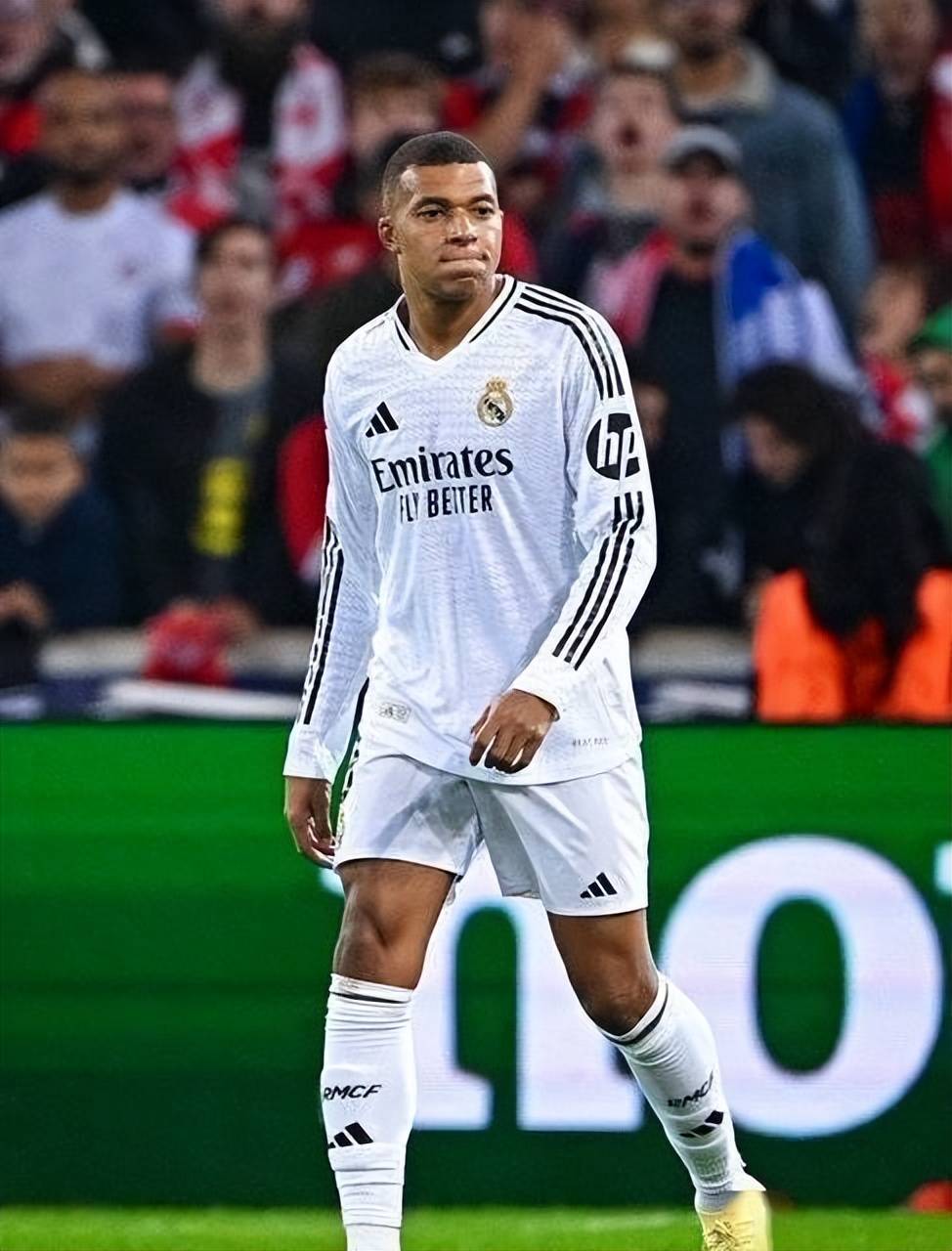 波尔图险胜多特蒙德，姆巴佩乌龙送礼英超