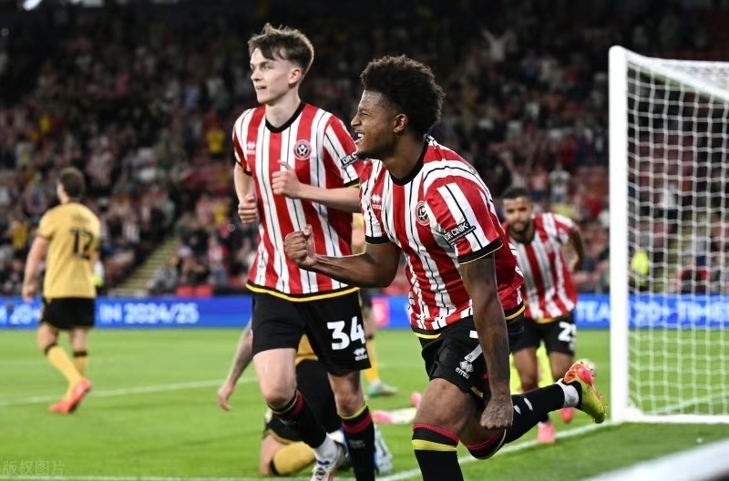 关于谢菲联遭遇挑战，比赛局势扑朔迷离的信息